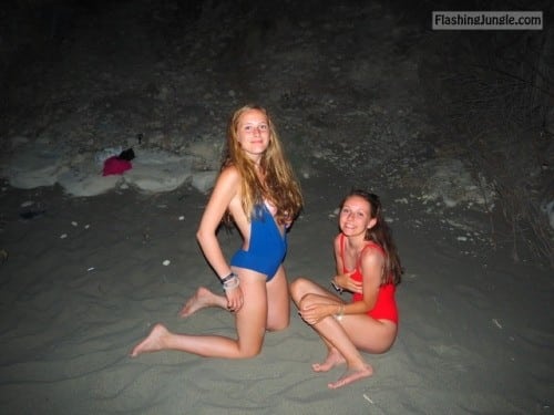 Nude Beach Pics Boobs Flash Pics  : Teens Posing
