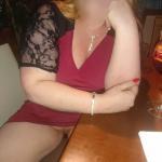 Chubby blonde pantyless in club