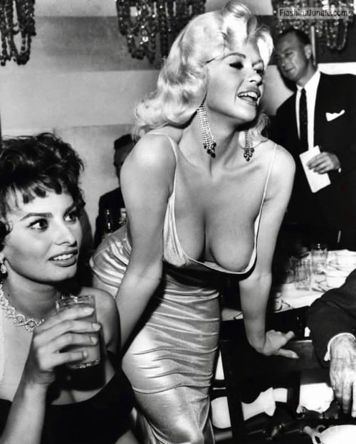 Voyeur Pics Public Flashing Pics Boobs Flash Pics  : Celebrity Sophia Loren and Jayne no bra nipple slip