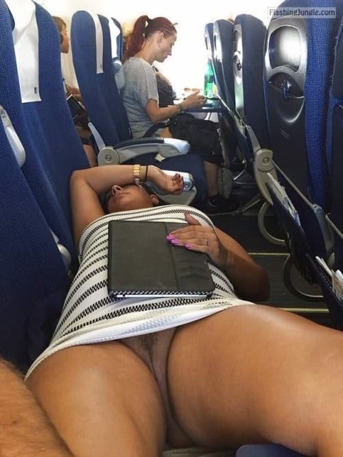Having a good flight voyeur upskirt pussy flash no panties