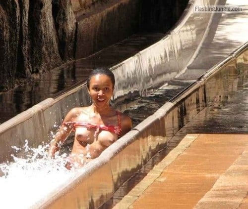 Voyeur Pics Public Flashing Pics Boobs Flash Pics  : accidental boob slip Black girl boobs slip accident on water slide