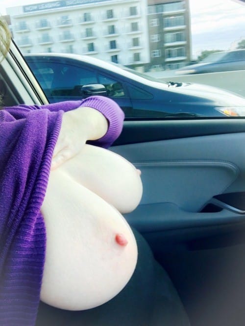 Public Flashing Pics  : i-will-wait-for-you-there:Putting on a show in traffic…Happy…