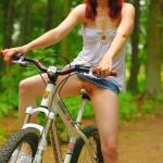 nounderwearisthebestunderwear:Pantyless bike ride in the woods