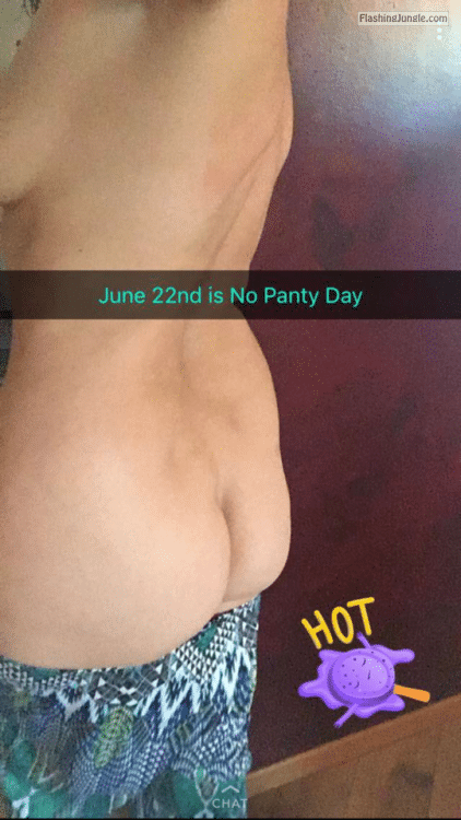 No Panties Pics  : td143: Horny at work