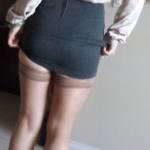 tlomles: These skirts aren’t too tight, are they..?