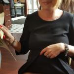Luxury MILF in glasses flashing pantyless cunt at hotel lobby