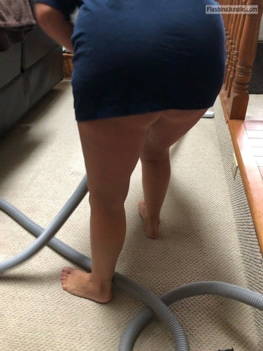 No Panties Pics  : Knickerless wife vacuuming house in front of friends