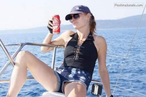 pussy slip - Pussy slip on a boat while drinking beer - Pussy Flash Pics