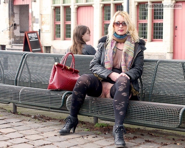 nude booty black girls bending pic -  - Public Flashing Pics