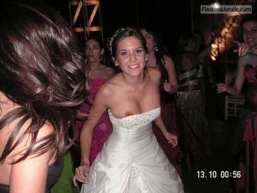 Bride Nipple Slip Accident Boobs Flash Pics, Public -8204