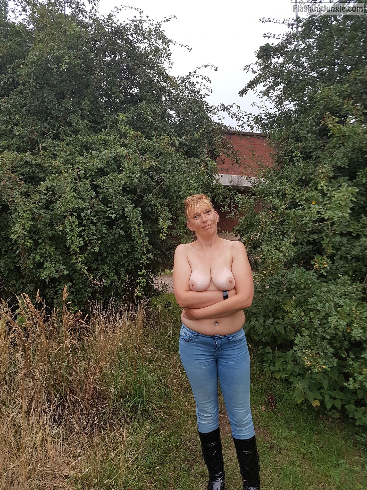 topless boobs shaking - Natural boobs topless in nature - MILF Flashing Pics