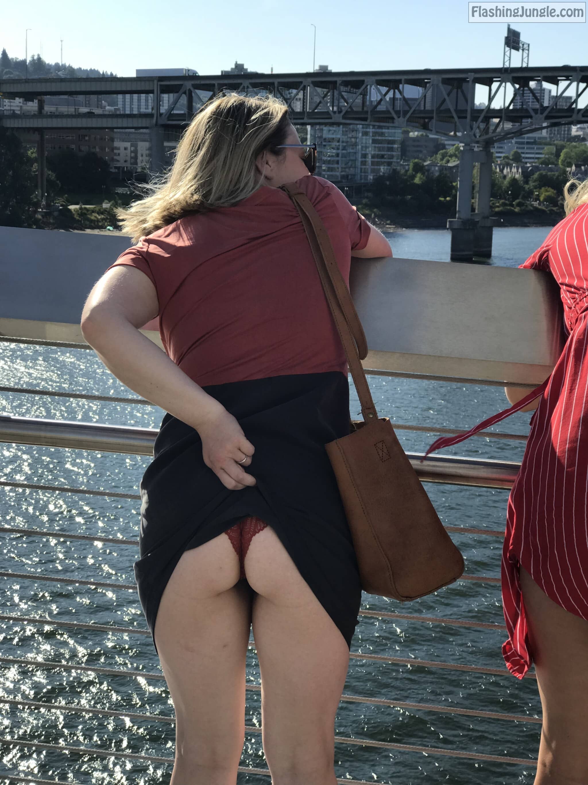 my chubby wife bottomless public - Thing flash Fun public flash - Real Amateurs