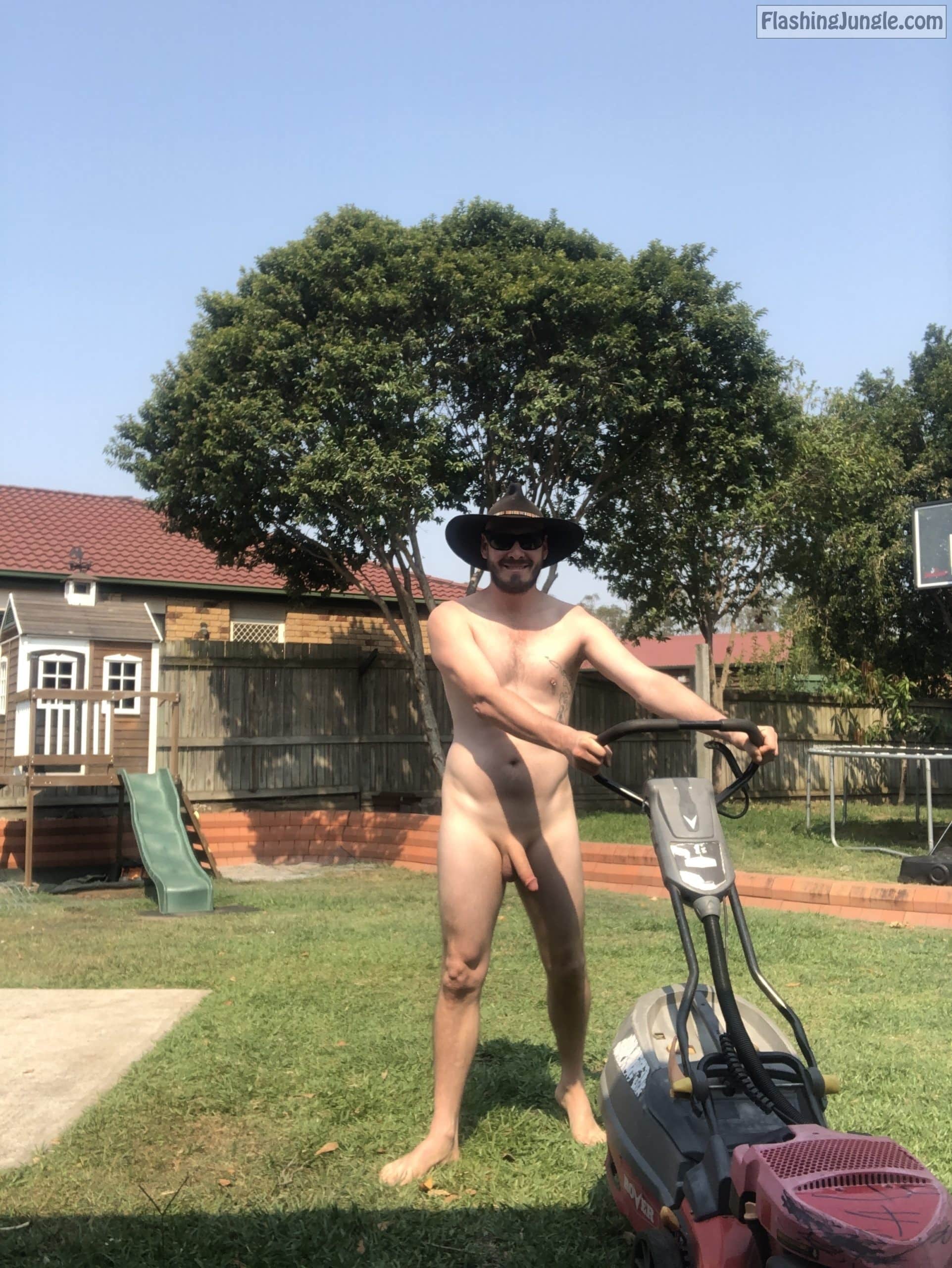 kamera Assassin Identificere Mowing day - Aussie nude in backyard Dick Flash Pics, Public Nudity Pics,  Real Amateurs from Google, Tumblr, Pinterest, Facebook, Twitter, Instagram  and Snapchat.