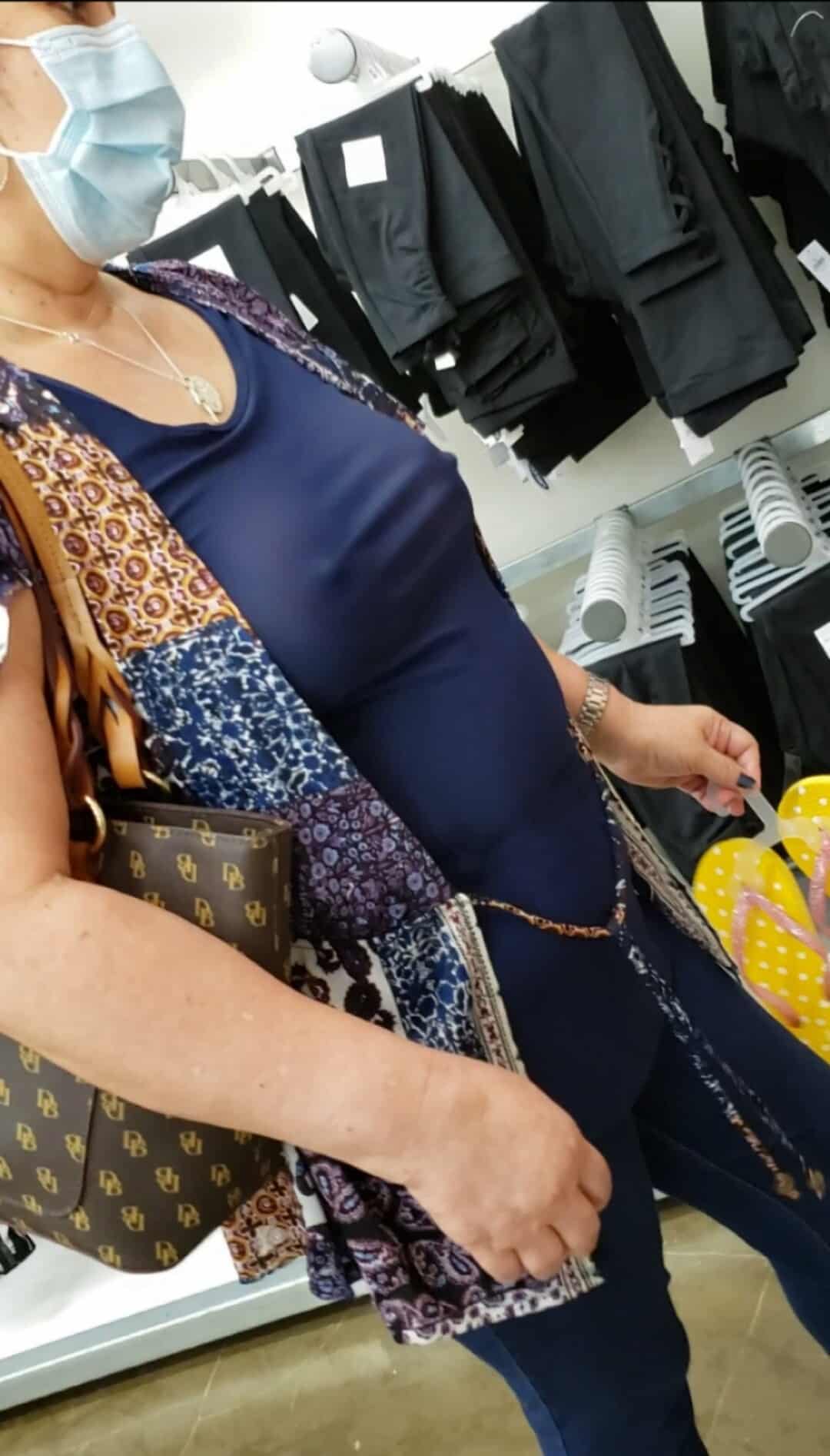 Flashing Store Pics: Braless while shopping Shopping with no bra and hard nipples