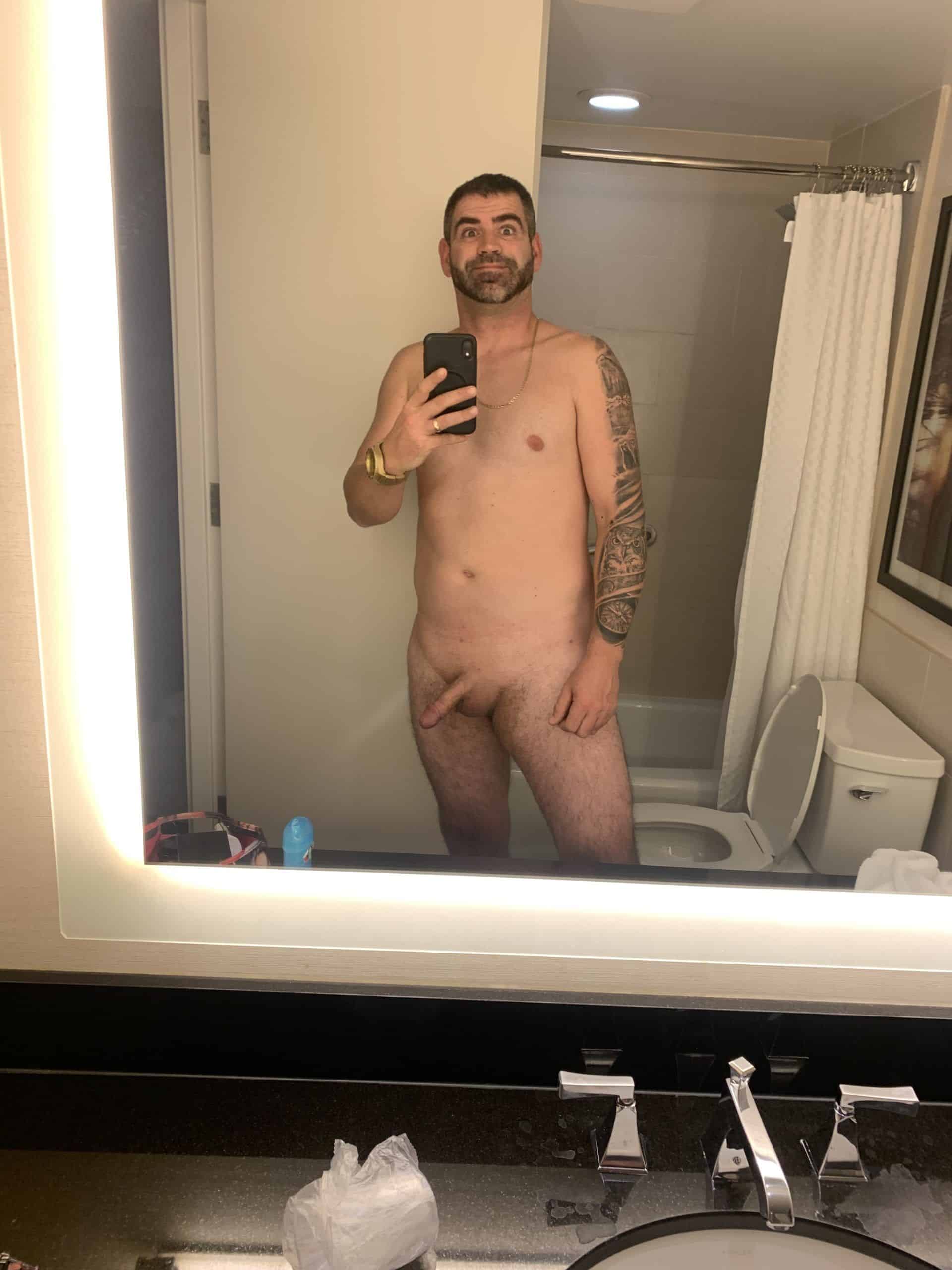 Real Amateurs Dick Flash Pics  : Just a naked picture of me in front of a mirror RobertPaulCrook naked