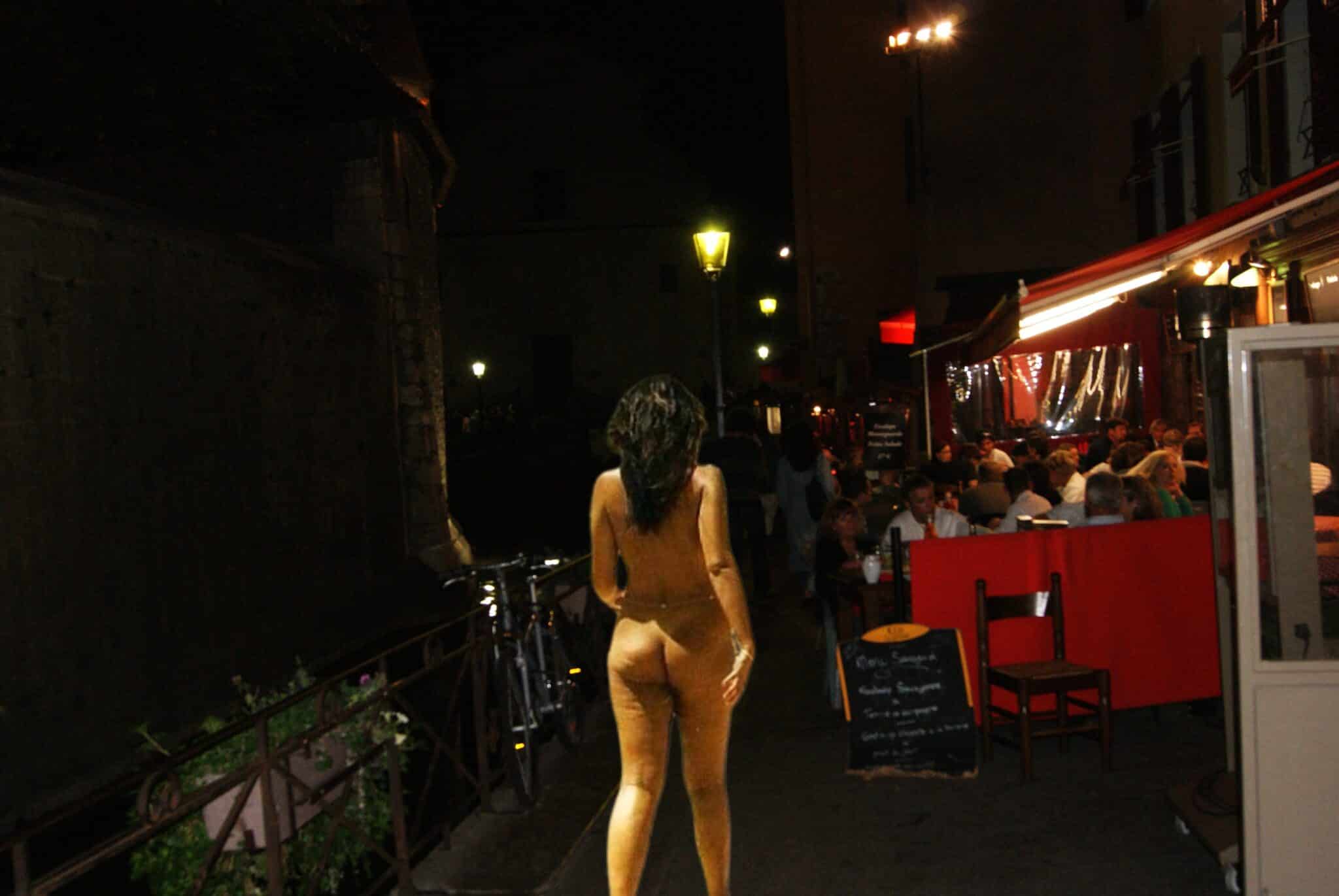 flash in public animated gif caught - Public night flashing for restaurant guests This babe knows how to be the only One! - Ass Flash Pics