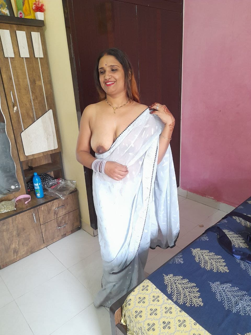 milf nudes - Indian hot milf Hot Indian chubby wife milf! - Bitch Flashing Pics