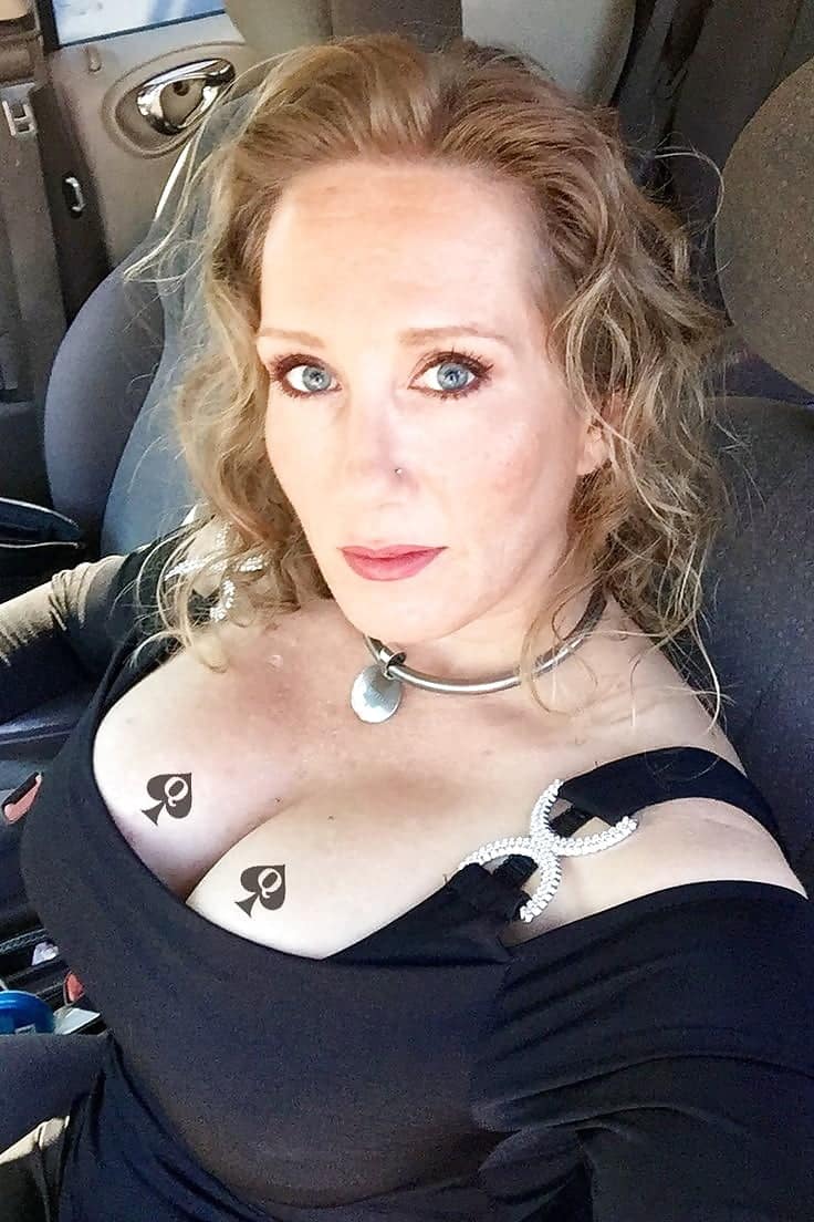 omegle huge tits girls flashing - White slut is looking for black cocks DM me! She's so sexy! - Bitch Flashing Pics