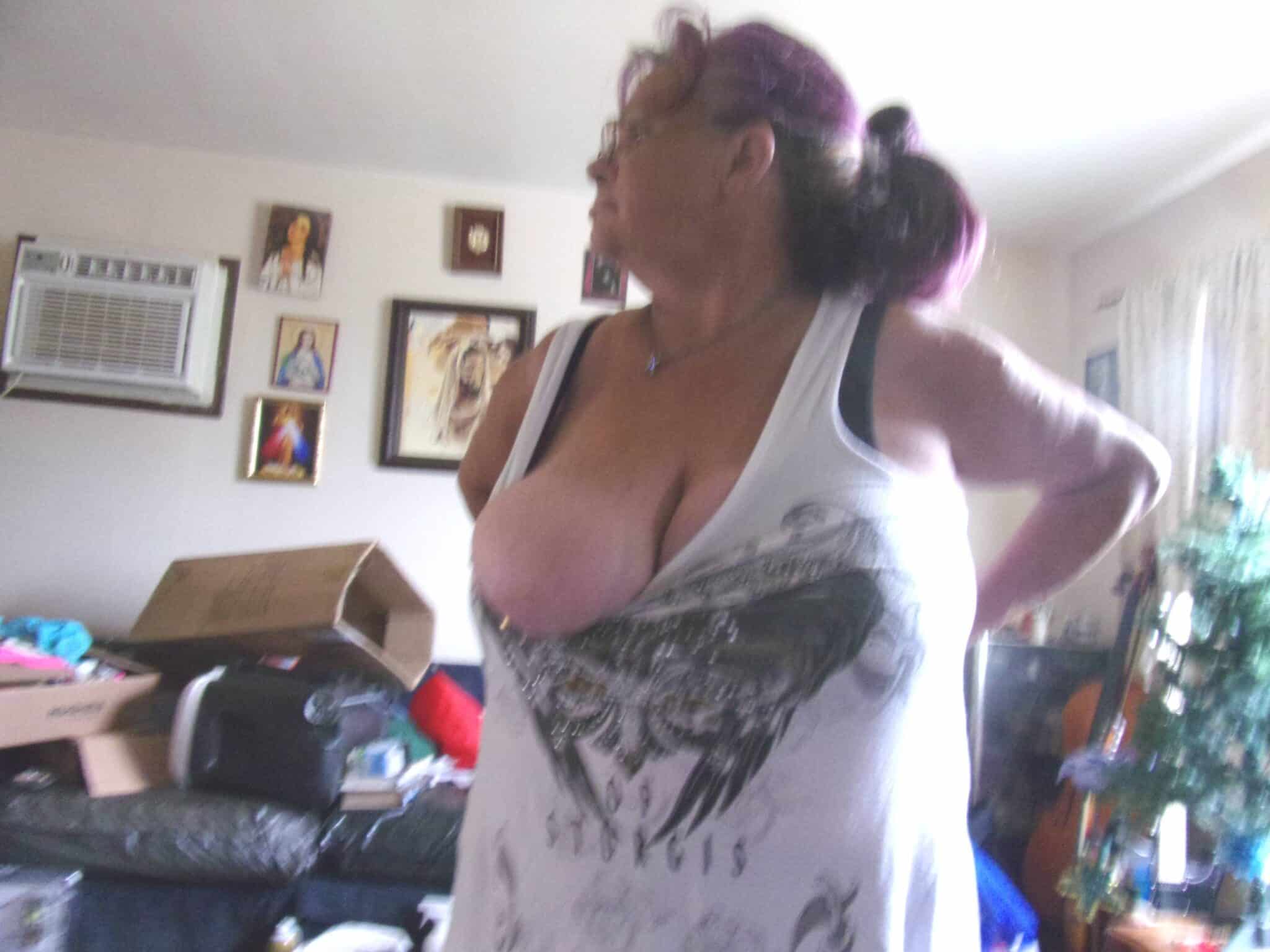 a kenyan mature naked lady unshaved black pubic hair - Naked lady at home Just fire! - Bitch Flashing Pics