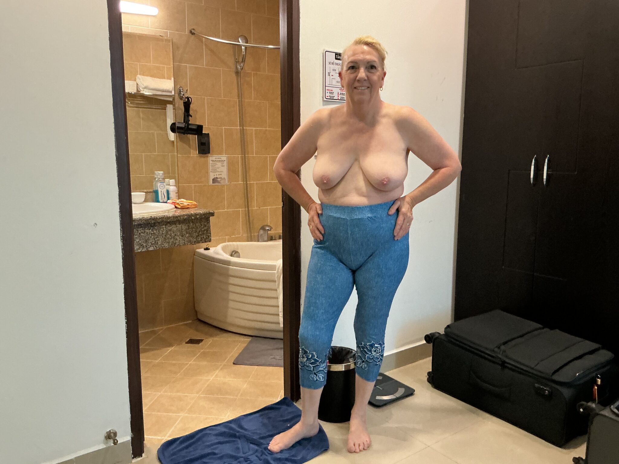 showing off my tits - Having my tits out at motel Love showing my natural tits for all to enjoy hope you like them. - Boobs Flash Pics