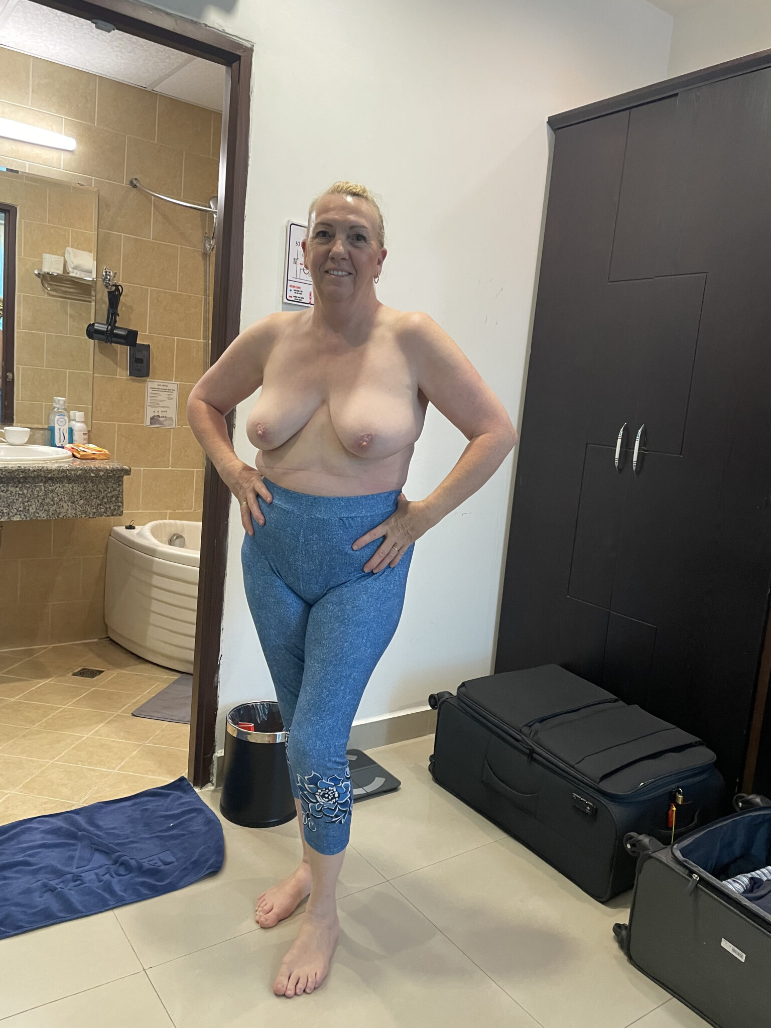 omegle huge breasts teen - She’s Confidently Bared Her Breasts in the Bathroom Mirror A confident woman bared her breasts in a well-lit bathroom, standing proudly with hands on hips, reflecting her boldness in the mirror. The scene captur... - Real Amateurs