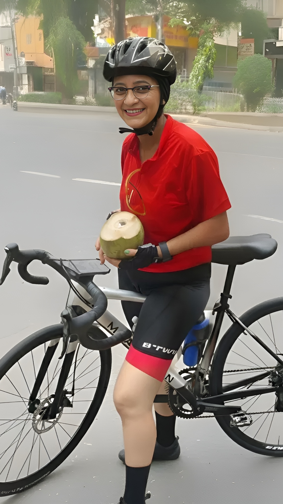 accidental pissy flash - Prarthana Balani’s Cyclist Cameltoe Flash in Kolkata Prarthana Balani's cycling attire reveals an accidental cameltoe flash, captured in a dynamic outdoor setting in Kolkata. The image highlights her confi... - Real Amateurs