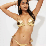 Beachside Bikini Flash: MILF’s Golden Thong