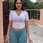 Rooftop Reveal: Curvy South Asian Beauty Flashes Cleavage