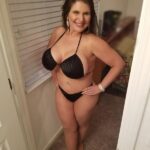 Curvy Girl Flashing Her Big Ass and Boobs in Black Lingerie