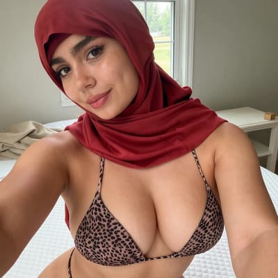 Yasmin Ali young hijabi exploring