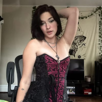 Raeraebug on OnlyFans