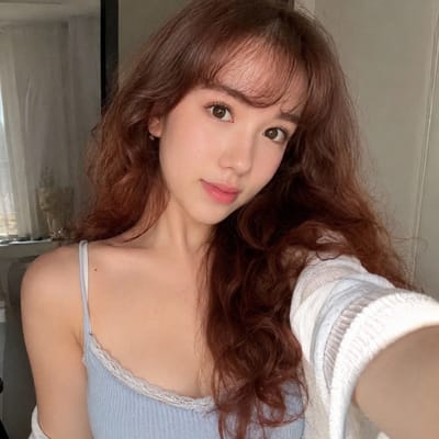 Braces OnlyFans creator Lili with natural smile