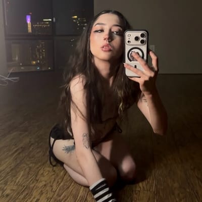 Skye curly-haired OnlyFans creator