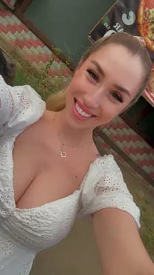 Hot Mom OnlyFans creator Kaylie Dee