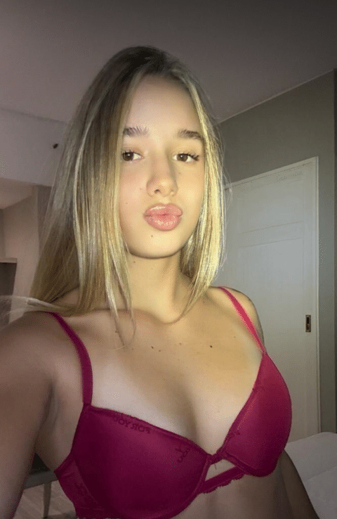 Lilly Irvine OnlyFans creator